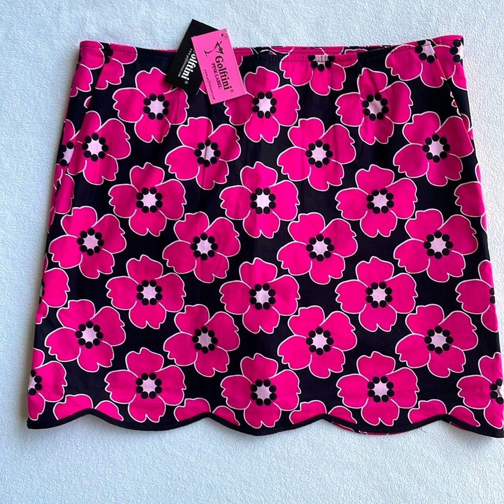 Golftini Wanderlust pink floral print scallop bottom Ladies skirt. Size 8